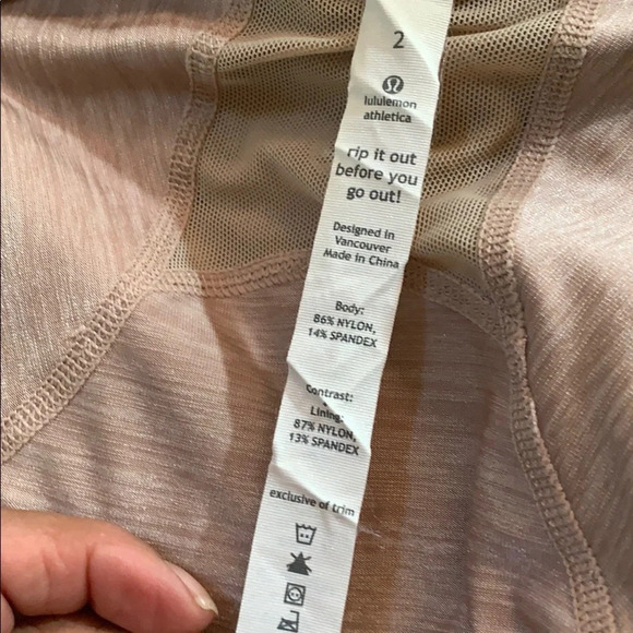 Lululemon catch me air jacket (RARE) - Picture 9 of 9